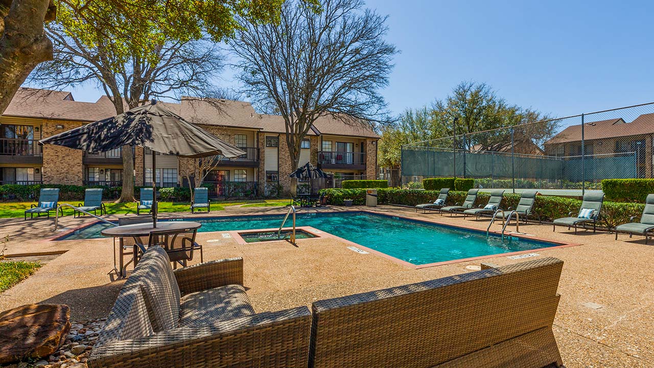 Courtyard Apartments